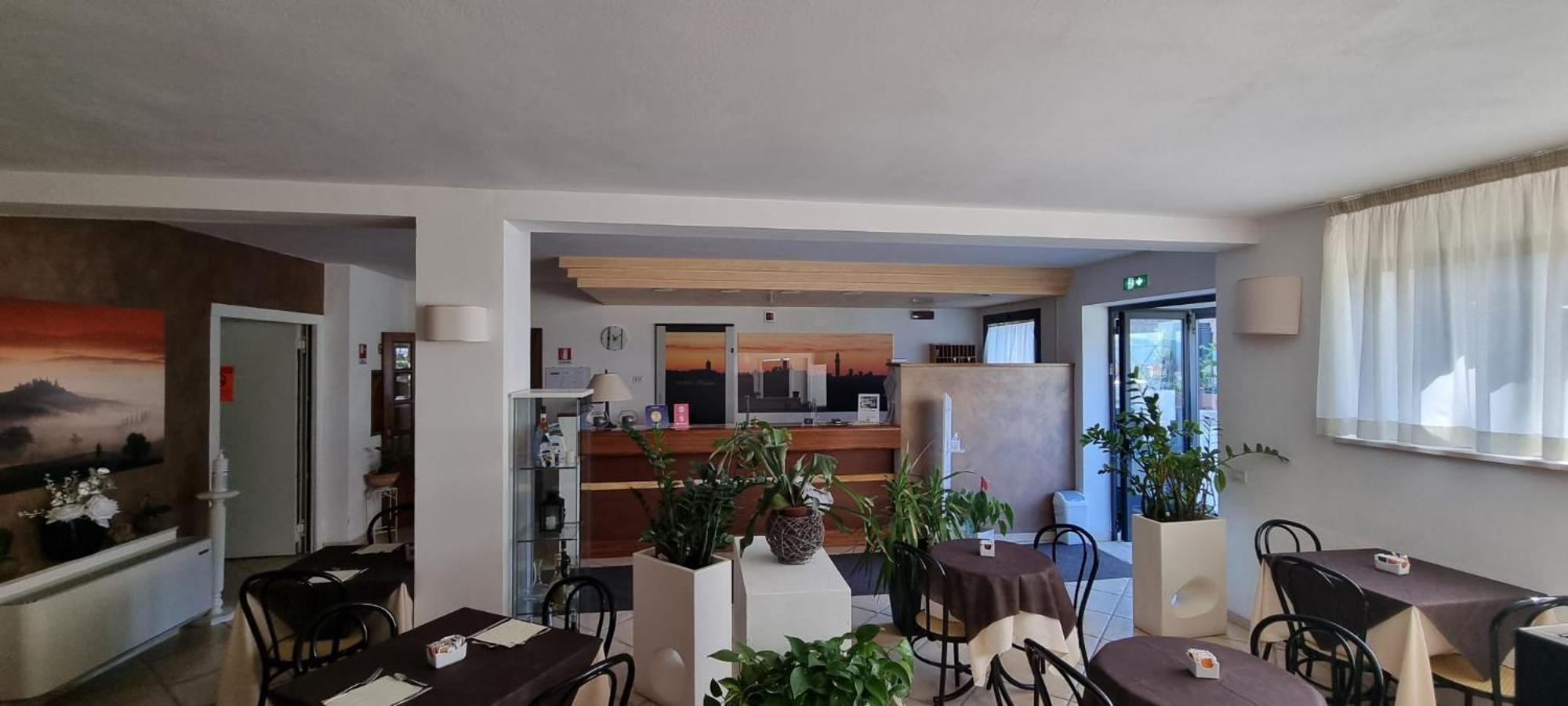 Hotel I Platani Сиена Екстериор снимка