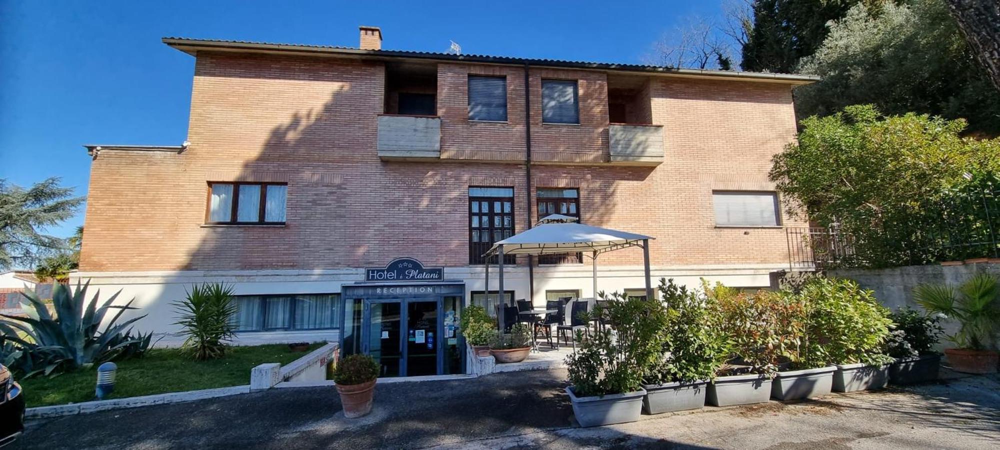 Hotel I Platani Сиена Екстериор снимка