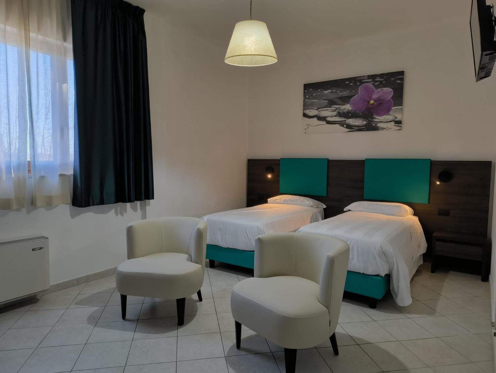 Hotel I Platani Сиена Екстериор снимка