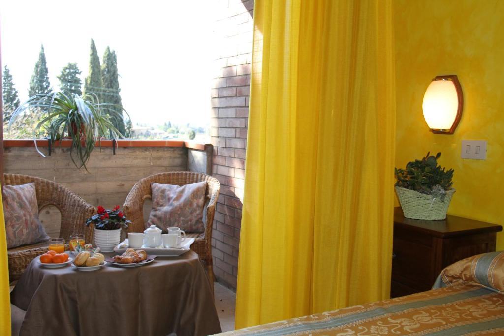 Hotel I Platani Сиена Екстериор снимка
