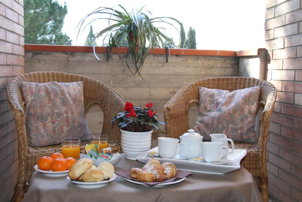 Hotel I Platani Сиена Екстериор снимка