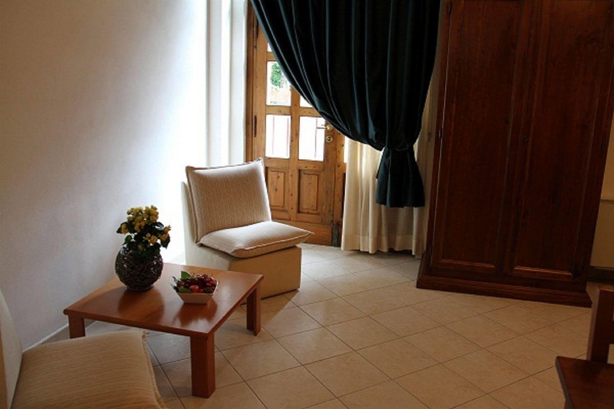 Hotel I Platani Сиена Екстериор снимка